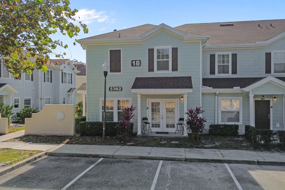 Luxury 4bdr House Gated Community Near Disney 181