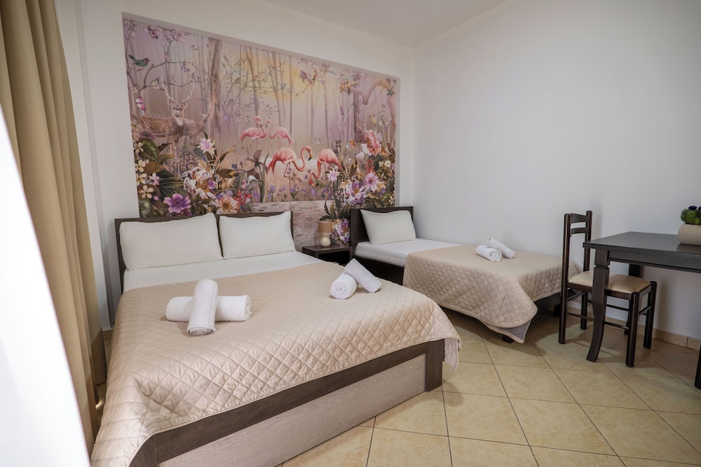 Atlantis Hotel & Apartments