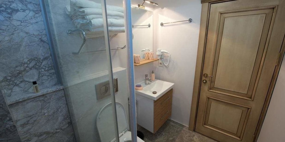 Galatolia Suites - Image 106