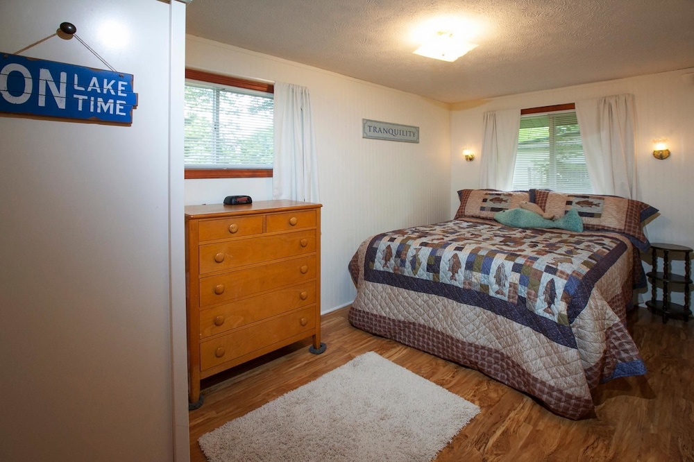 Goshorn Lake Cottages