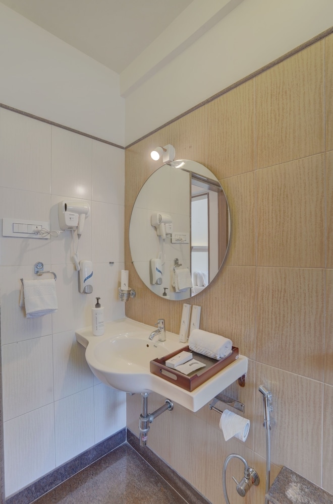 Alaya Stays Adarsh Villa 3 BHK