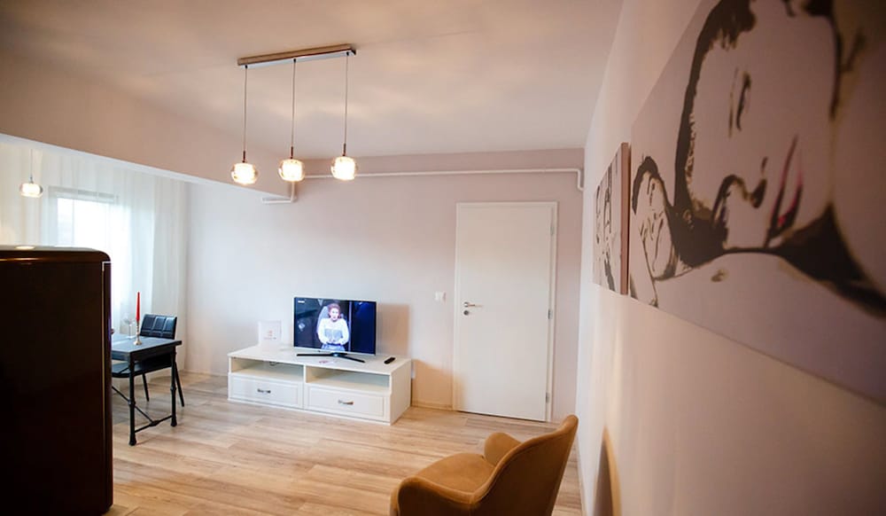 Metropolitan Iassium Luxury Suites