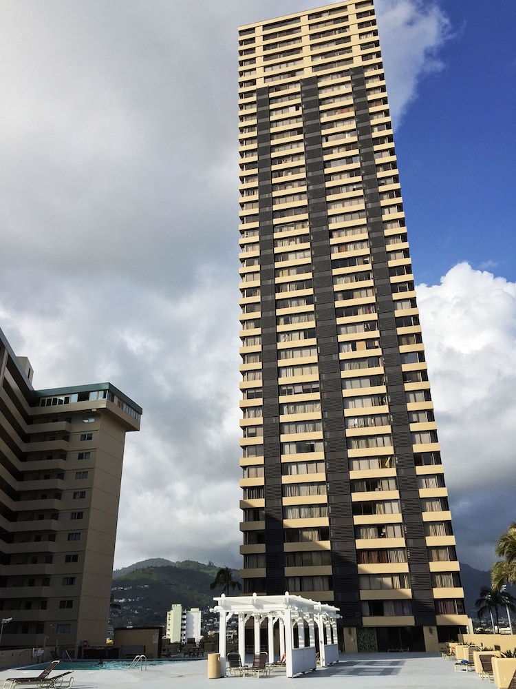 Hawaiian Monarch by Hawaii Ocean Club