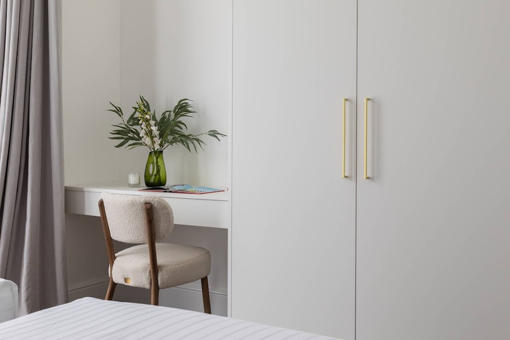 Westbourne Park Road Xviii by Onefinestay