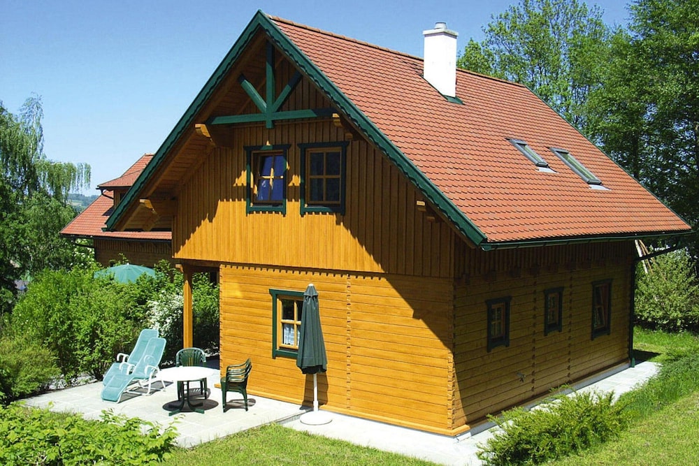 Chalet in Schlierbach Near Ski Trails