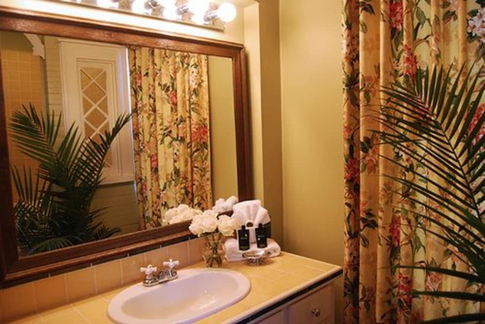 Columbus Vacations - Rothschild-Pound House Inn - Property Image 3