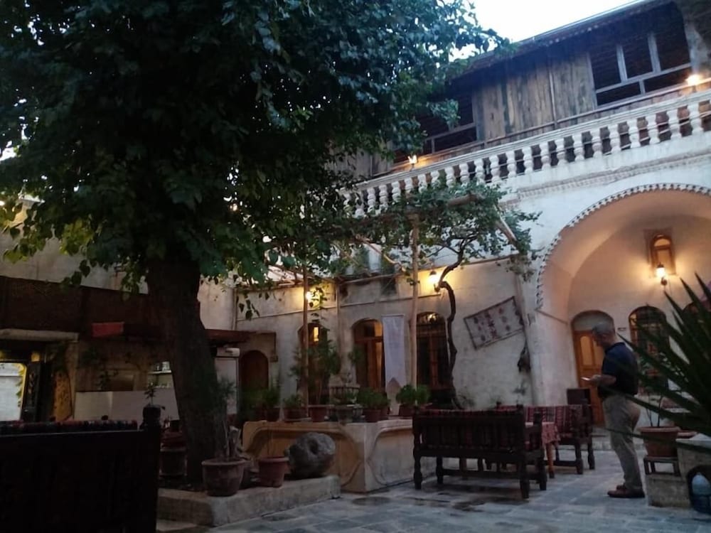 Sark Ciragan Konak — 4