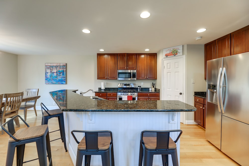 Harkers Island Vacation Rental With Pool Table! view 3