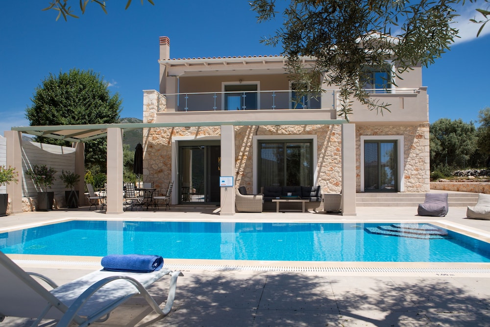 Villas Armeno