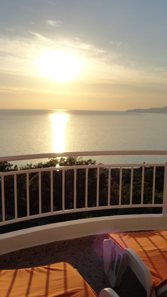 Sunset Residence