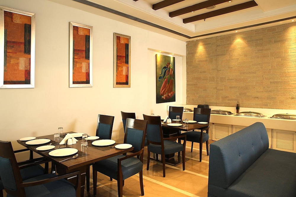 Inde Vista Woods Signature Tower