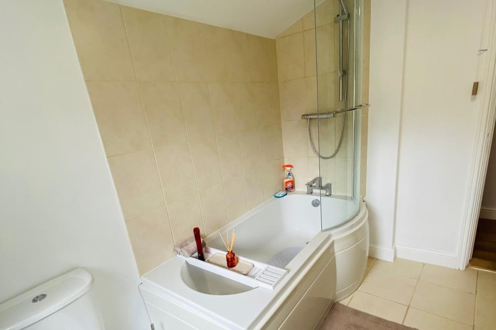 1 Bed-sleeps 4-garden-near Snetterton Circuit