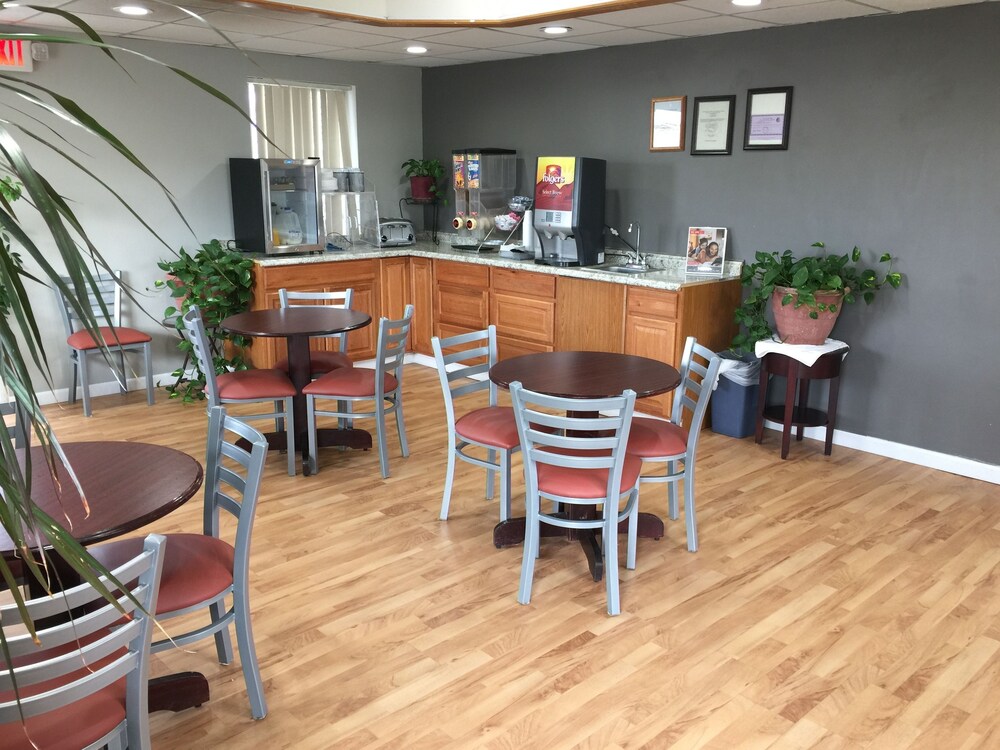 Residential Suites Blue Springs by Hotel O I 70 view 2