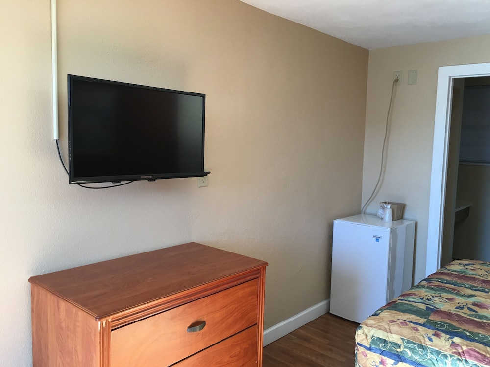 Jefferson City Vacations - Budget Inn - Property Image 9