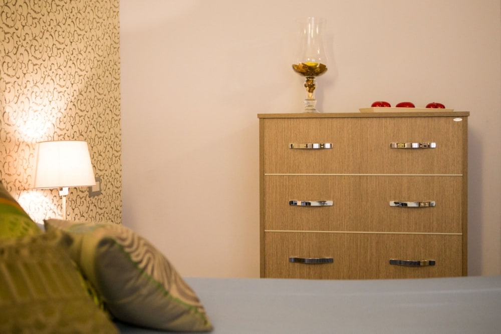 Mikale Rooms
