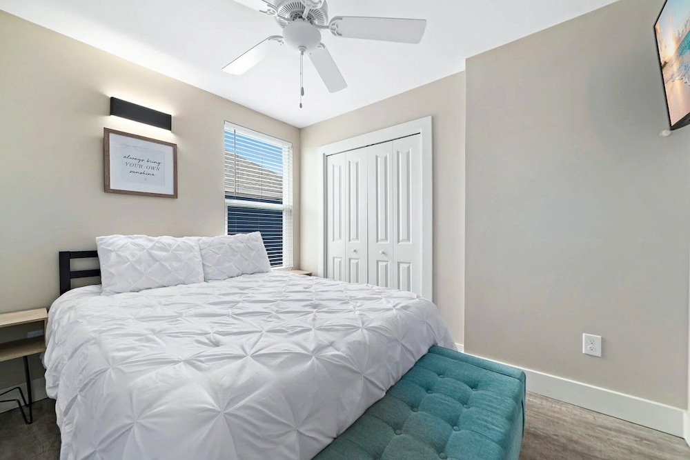 Pipedreams 333 E 4 Bedroom Home