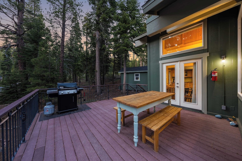 Year-round Tahoe Escape With Hot Tub & Outdoor Dining Timberline Haven by Avantstay