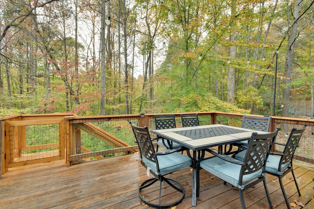 Home w/ Game Room & Rumbling Bald Resort Perks!