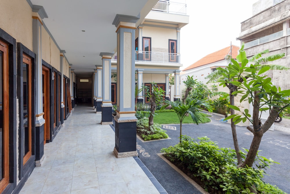 RedDoorz near Exit Toll Bali Mandara view 2