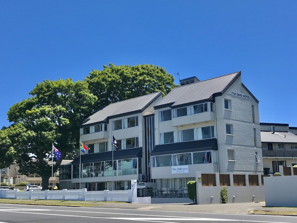 Tui Oaks Motel