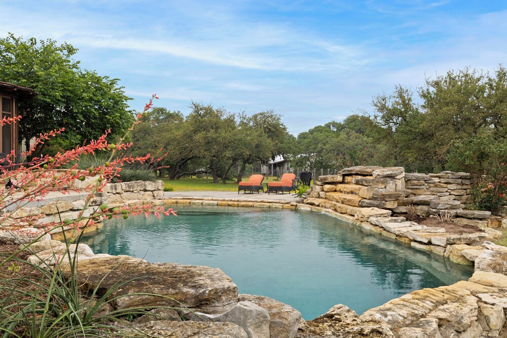 Private Ranch - Pool, Ping Pong, Yoga, Weddings, Games view 2