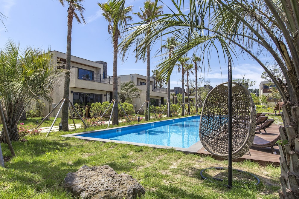 Leeum Island Spa & Pool Villa