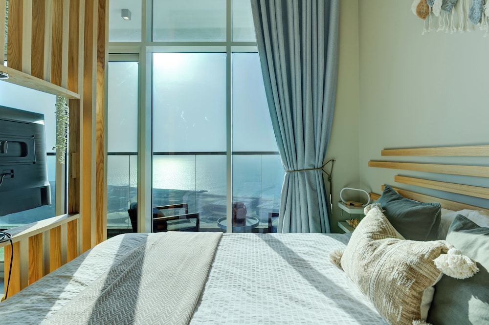 HiGuests - Stunning sea view studio