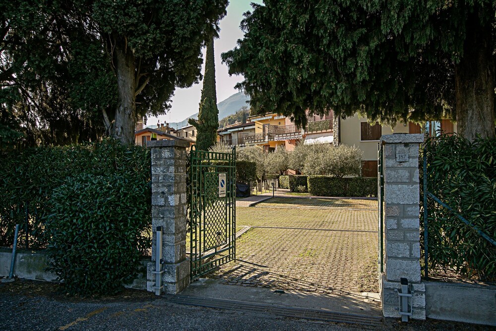 Photo 12