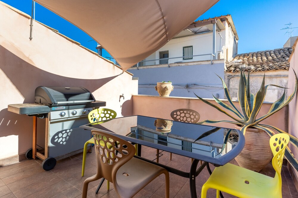 Nicu Amuri con Terrazza a Noto by Wonderful Italy