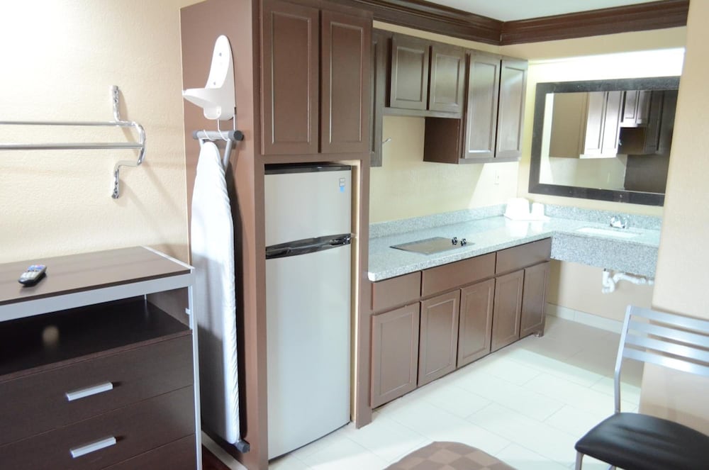 Regency Inn - Property Image 2