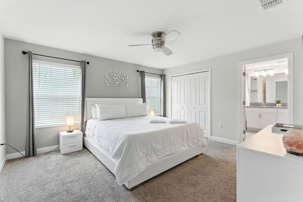 Comfort Stay With Pool Near Attractions