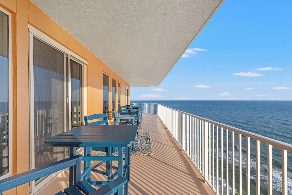 Treasure Tides3br Beachfront Corner Unit Sleeps 8 With Stunning Gulf Views!