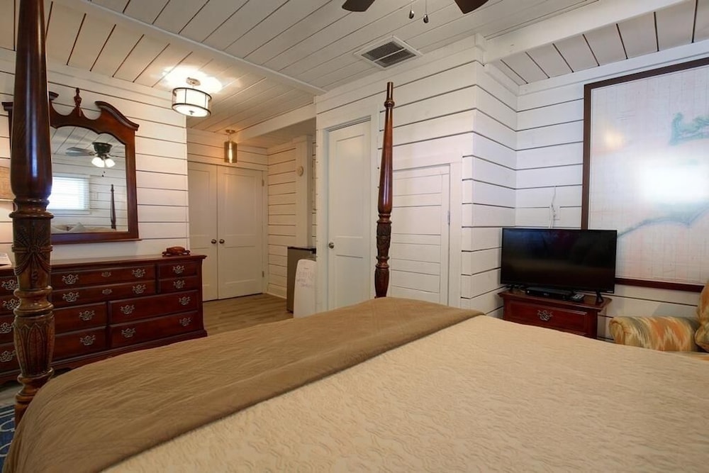 Magnolia Cottage - 3 Br Home