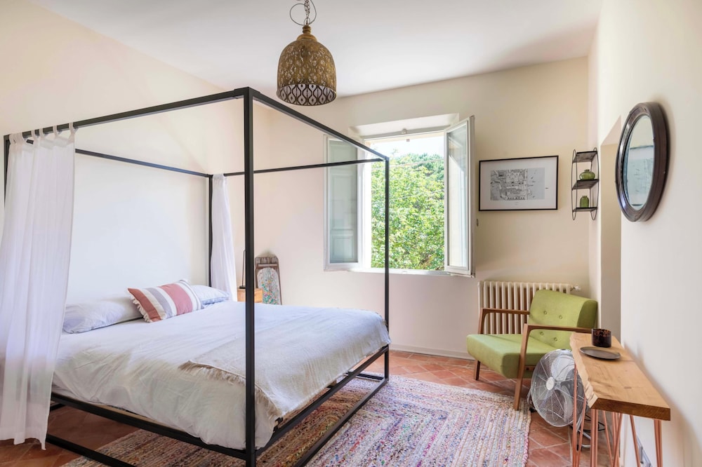 Tuscany - Townhouse - Sleeps 18 - Garden Near Lake