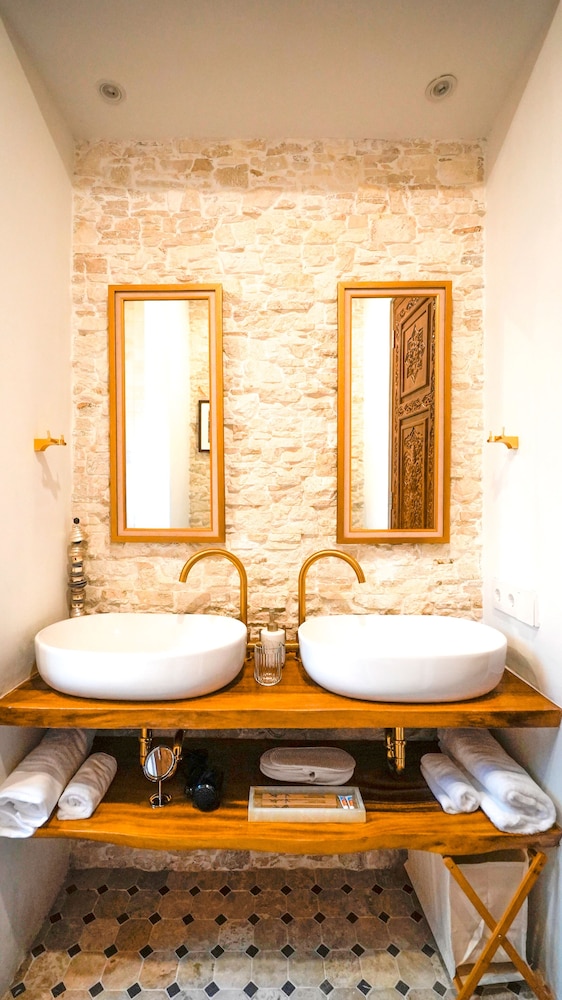 Luxurious Arakana Villa with Pool