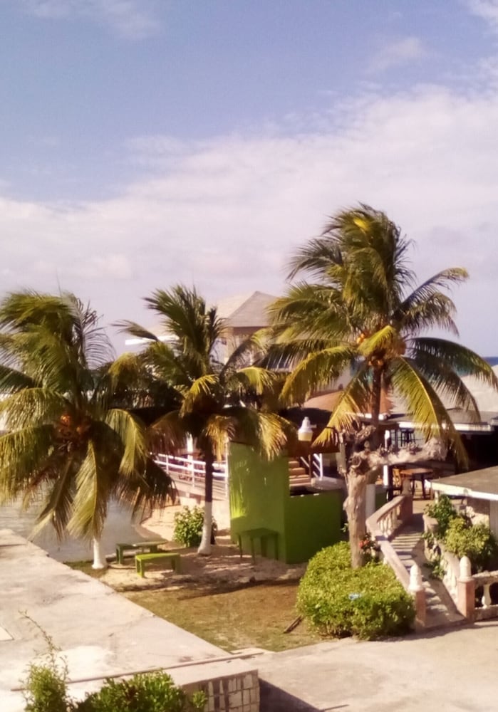 CariBlue Beach Hotel