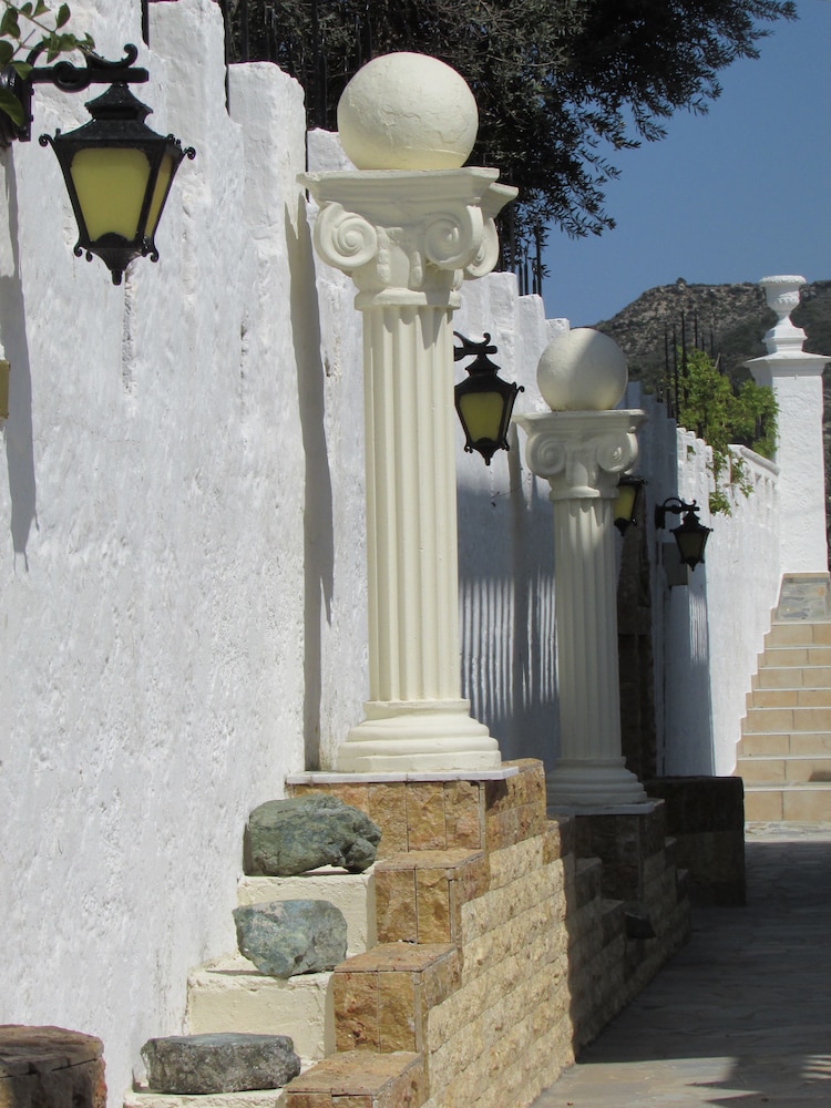 Castellino Studios