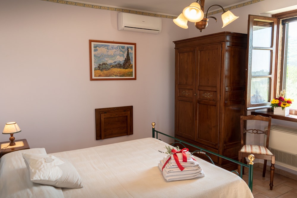 Agriturismo La Rocca view 3