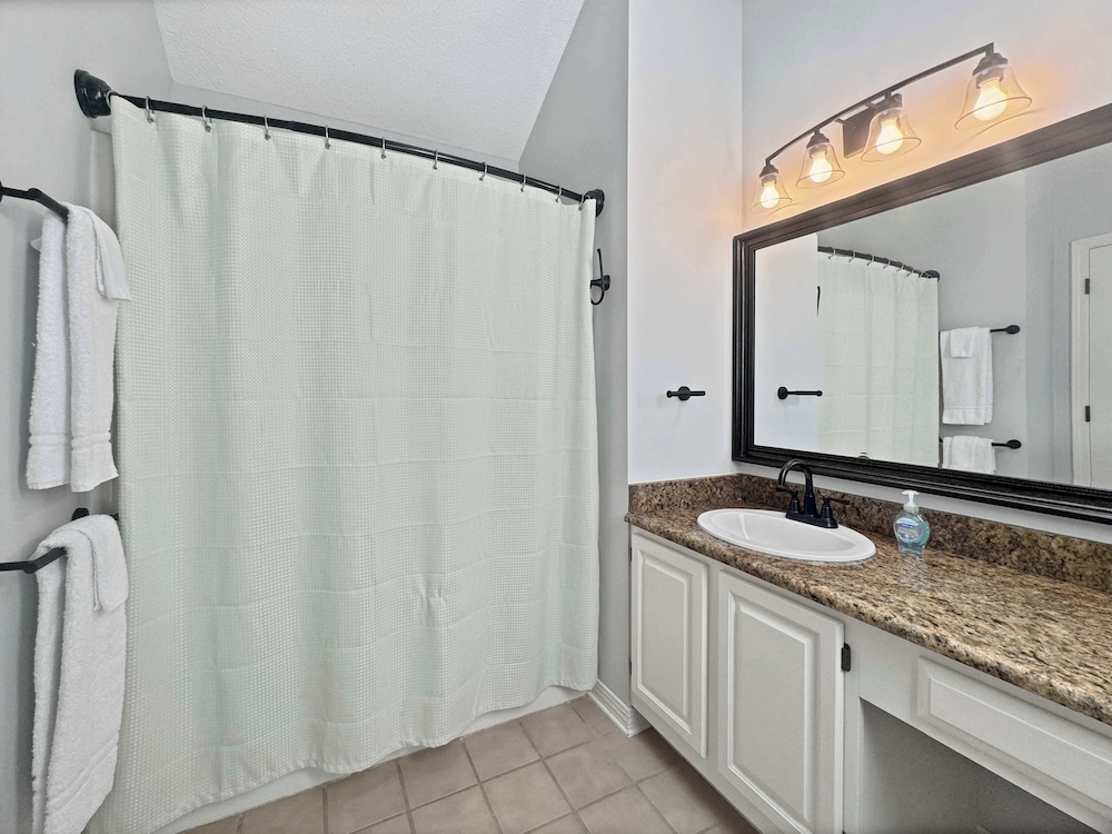 Duplex Beach Home for 6 With Balcony & Resort-style Amenities