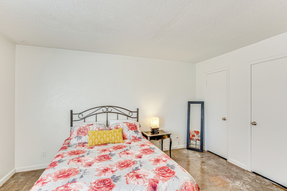 Dallas Condo in Walkable Knox Street District!