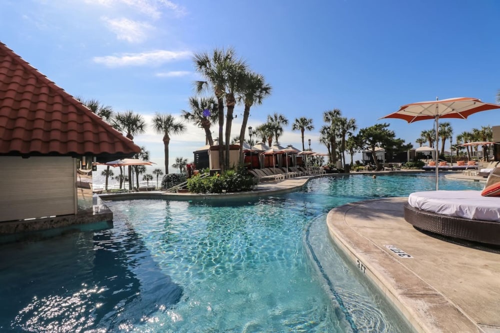 Gorgeous San Luis Condo Amazing Pool Amenities