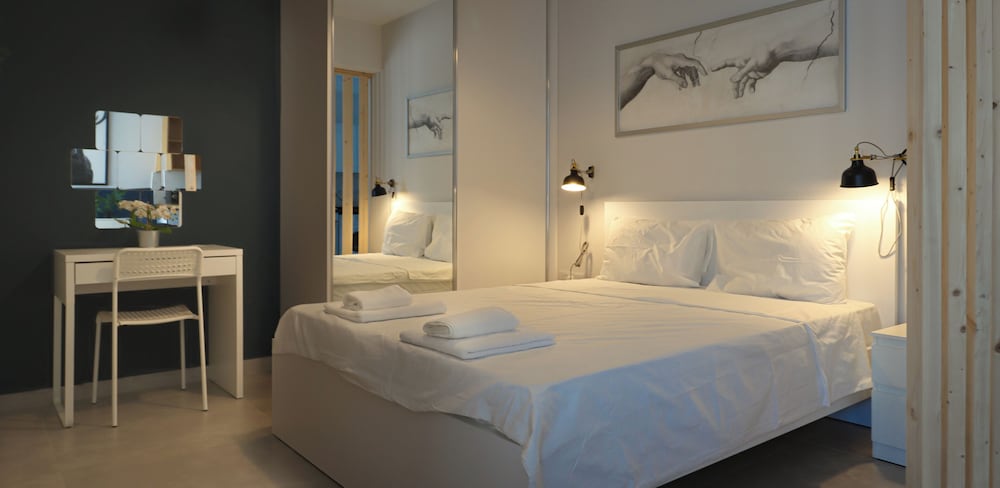 Caesar Blue Seaside Luxury Apartments