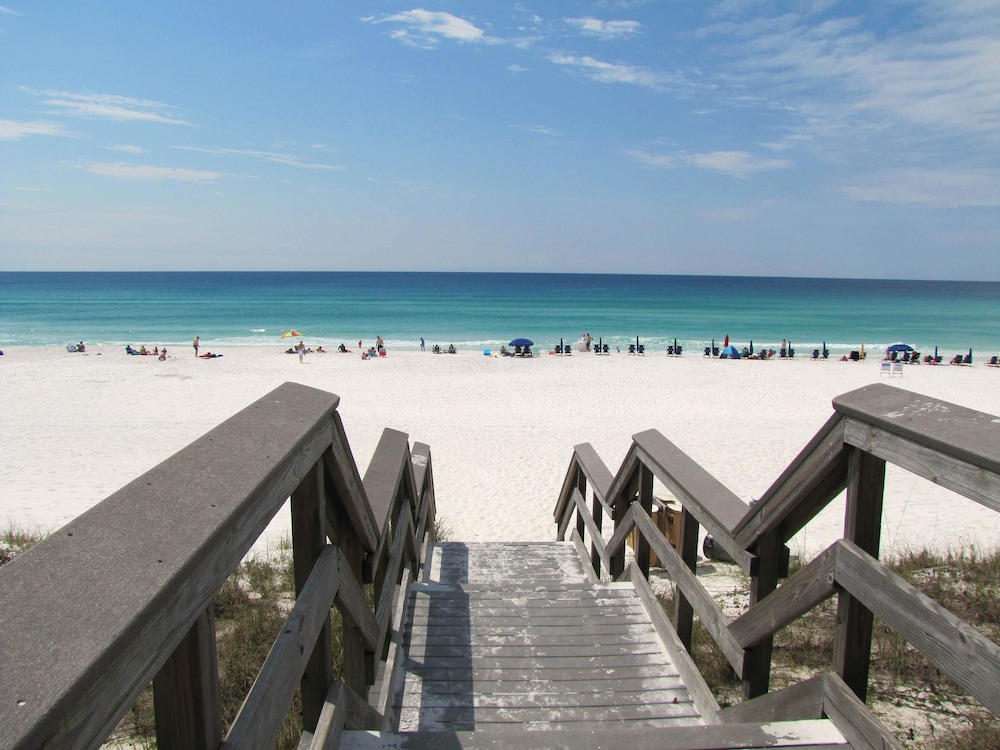 Majestic Sun Condos by Crystal Waters