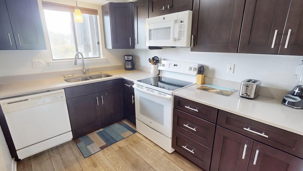 Lighthouse Point 3 by Tybee Vacation Rentals