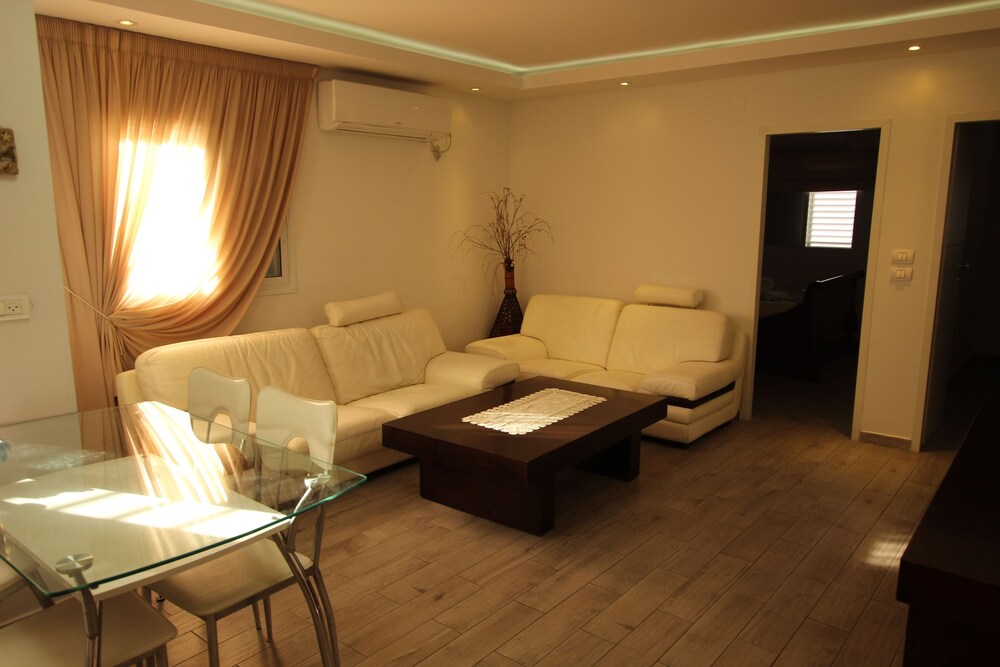The Seasons Beach Apartment 2