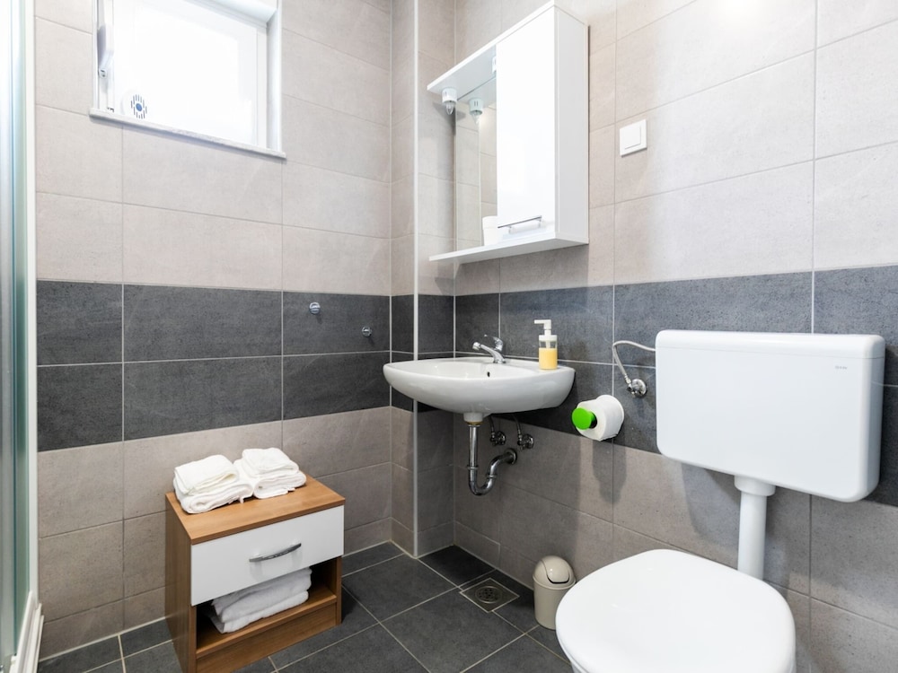 Lovely Apartment in Novalja near Sea Beach
