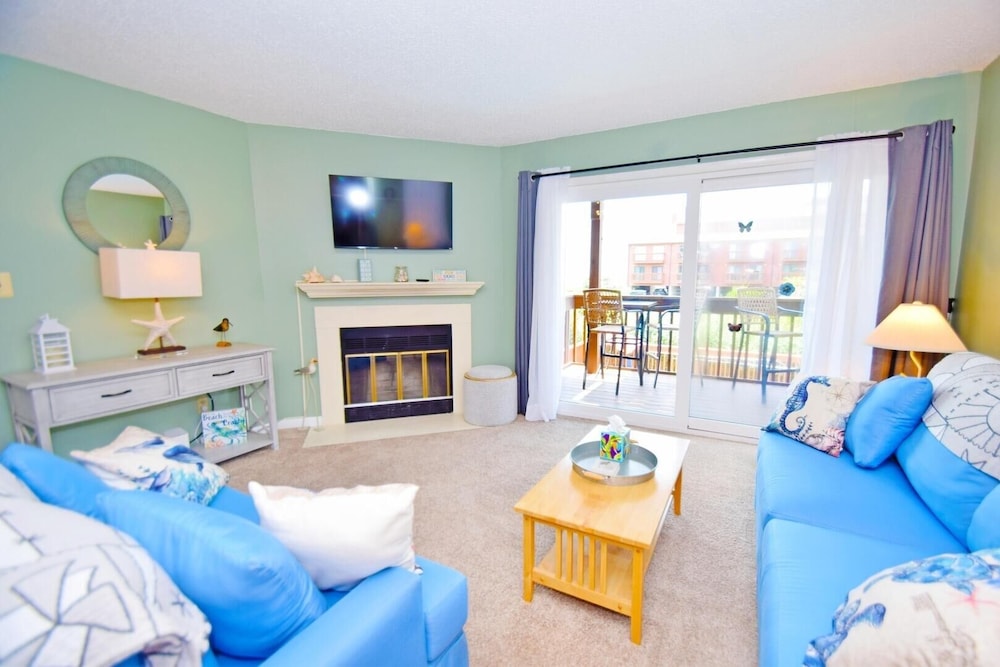 Sunset Landing 24 2 Bedroom Townhouse by RedAwning view 4