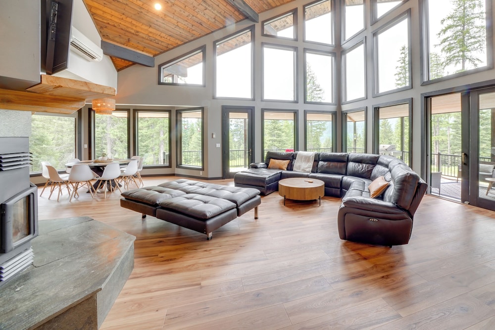 7 Mi to Boat Launch: Luxe Montana Family Home