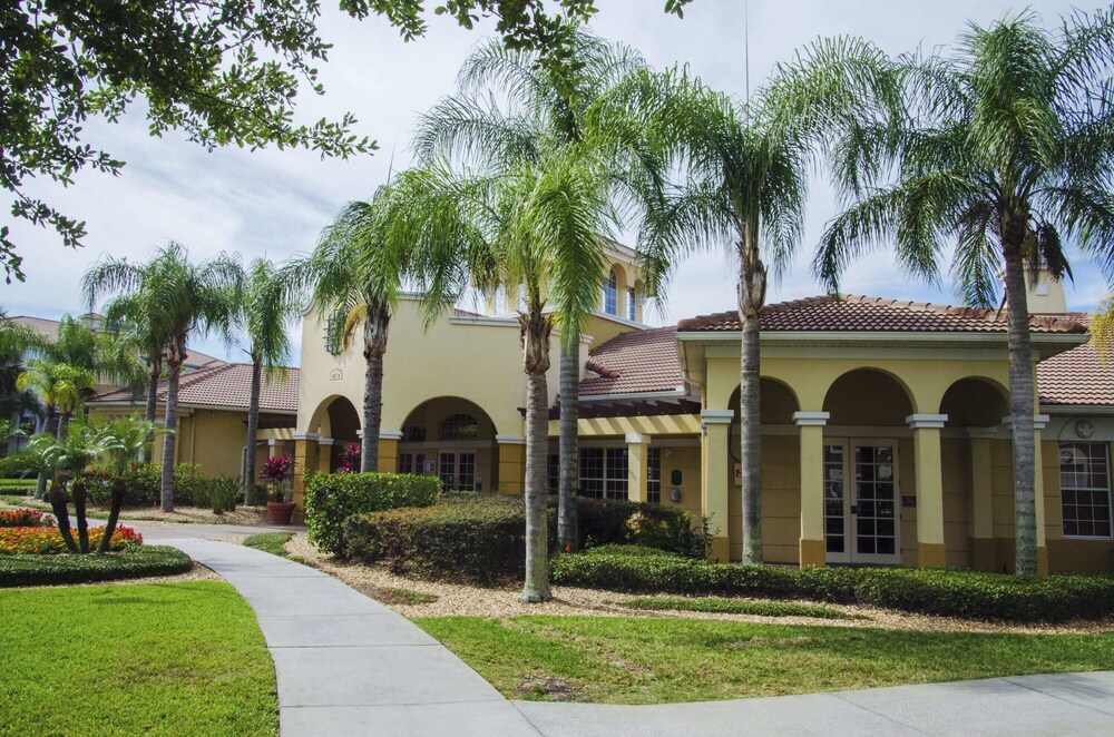 Luxurious 3BD Home Close to Convention Center and Themed Parks! #3vc209