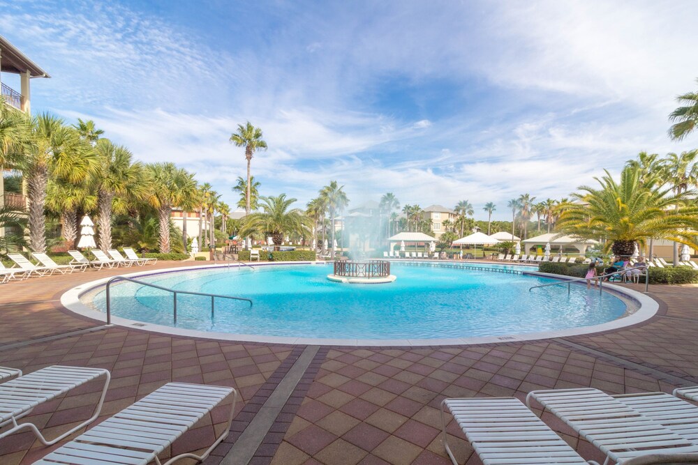 Lagoon Lounge 3 Bedroom Condo by RedAwning view 3
